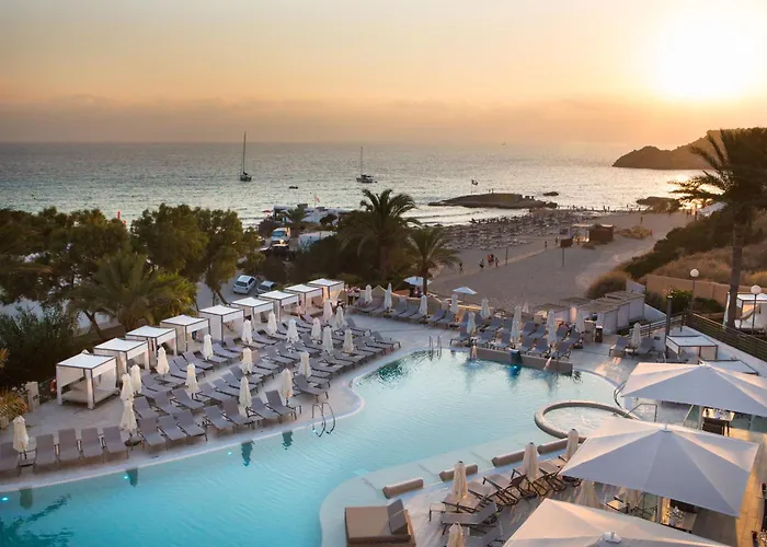 Cala Tarida (Ibiza) Hotels