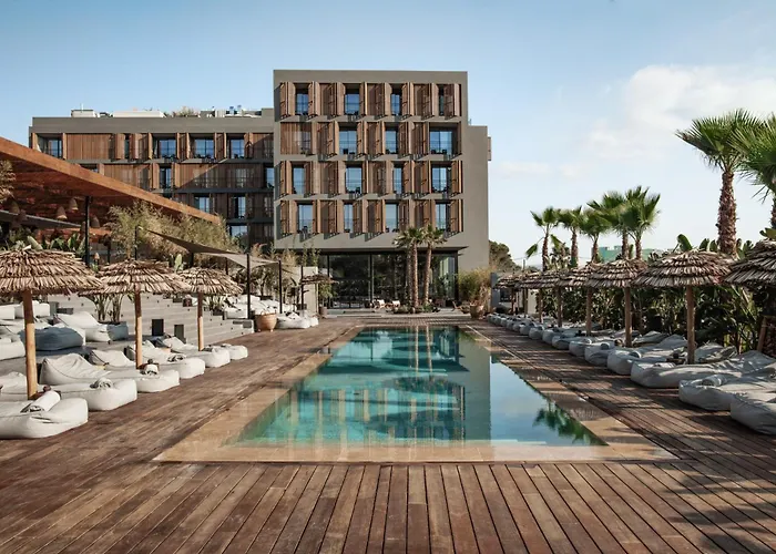 San Antonio (Ibiza) hotels near Es Paradis Ibiza