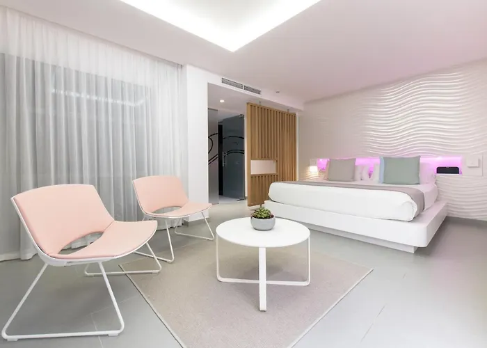 Playa d'en Bossa 4 Star Hotels