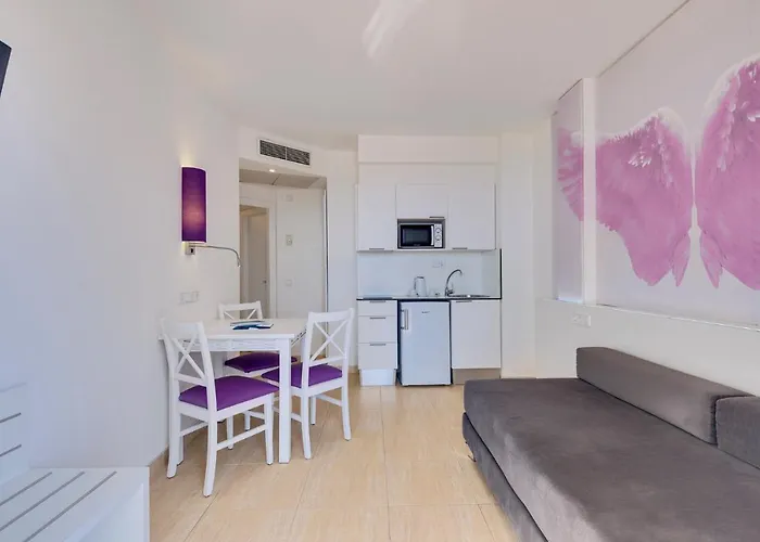 Santa Eularia des Riu hotels near Cala Blanca