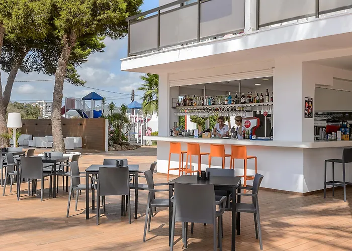 Playa d'en Bossa hotels near Santos Coast Club