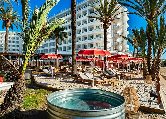 Playa d'en Bossa hotels near Port of Ibiza Town