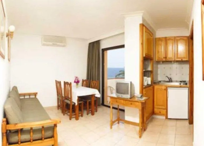 Squash Apartments Playa d'en Bossa